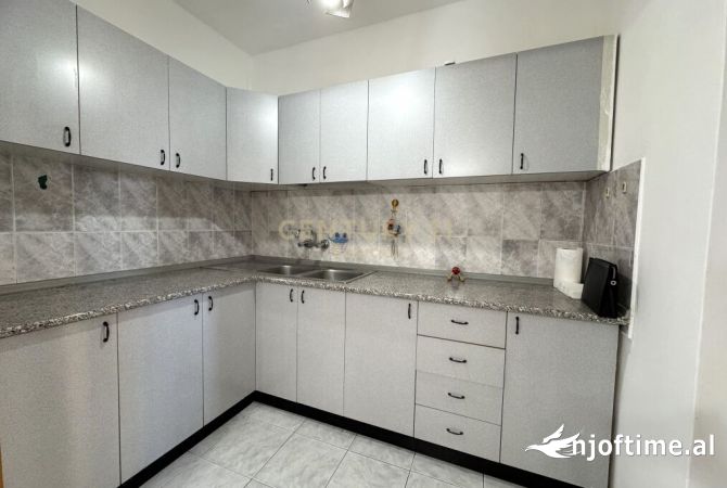 Shtepi ne shitje 2+1 ne Tirane - 98,000 Euro