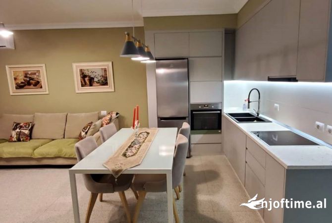 Shtepi me qera 2+1 ne Tirane - 800 Euro