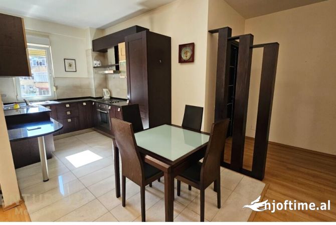 Shtepi me qera 2+1 ne Tirane - 800 Euro