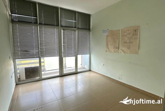 Shtepi ne shitje 3+1 ne Tirane - 285,000 Euro