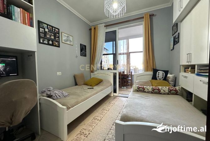 Shtepi ne shitje Apartament ne Tirane, 2+1, Mobilimi E mobiluar, Pagesa 122,000  Euro.