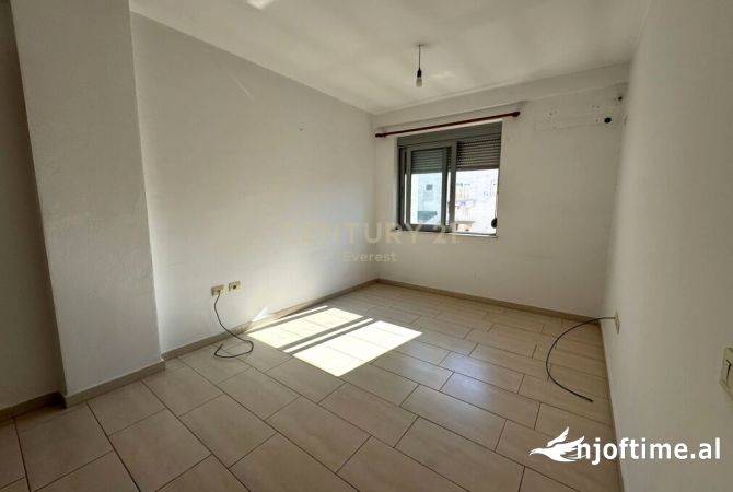 Shtepi ne shitje 1+1 ne Tirane - 85,000 Euro