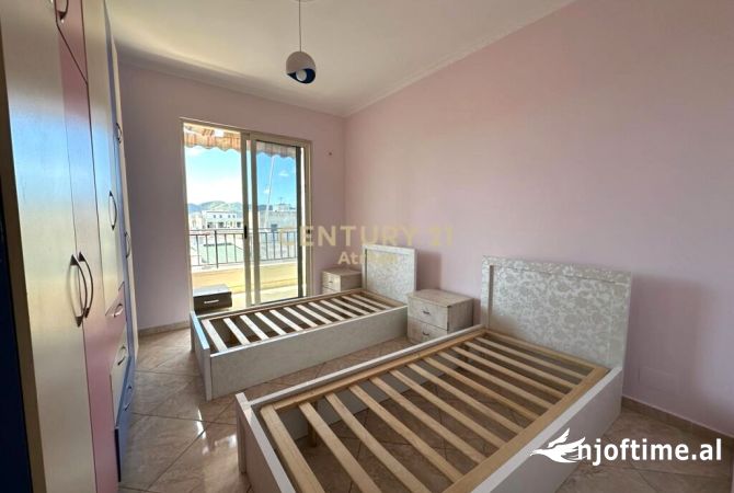 Shtepi ne shitje Apartament ne Tirane, 2+1, Mobilimi Pjeserisht e mobiluar, Pagesa 130,000  Euro.