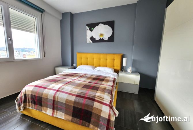 Shtepi me qera 2+1 ne Tirane - 900 Euro