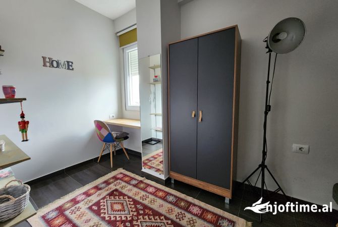 Shtepi me qera Apartament ne Tirane, 2+1, Mobilimi E mobiluar, Pagesa 900  Euro.