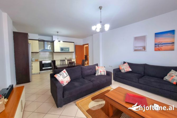 Shtepi me qera 2+1 ne Tirane - 550 Euro