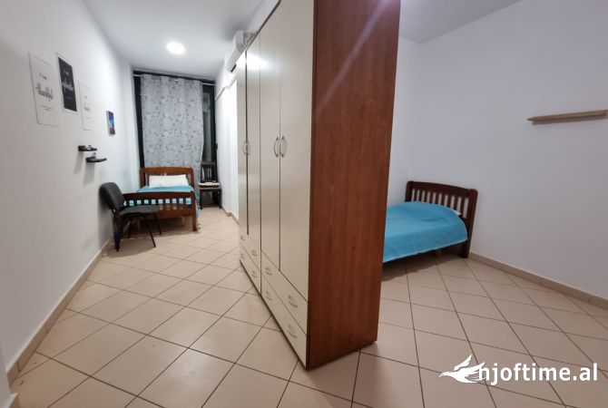 Shtepi me qera Apartament ne Tirane, 2+1, Mobilimi E mobiluar, Pagesa 550  Euro.