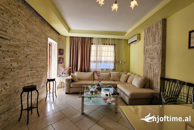Shtepi me qera 2+1 ne Tirane - 360 Euro