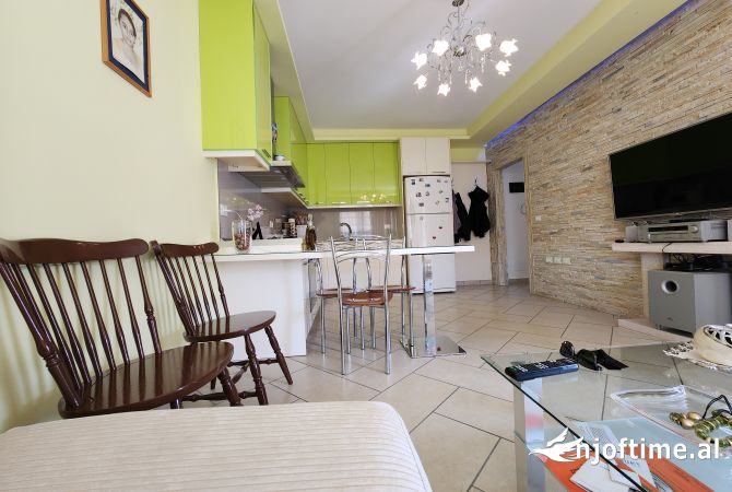 Shtepi me qera 2+1 ne Tirane - 360 Euro