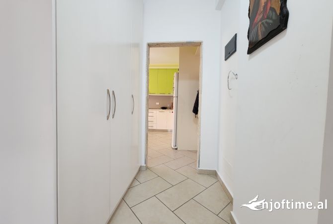 Shtepi me qera Apartament ne Tirane, 2+1, Mobilimi E mobiluar, Pagesa 360  Euro.