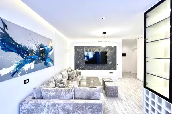 Shtepi me qera 3+1 ne Tirane - 1,300 Euro