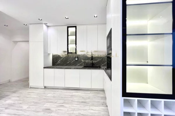 Shtepi me qera 3+1 ne Tirane - 1,300 Euro