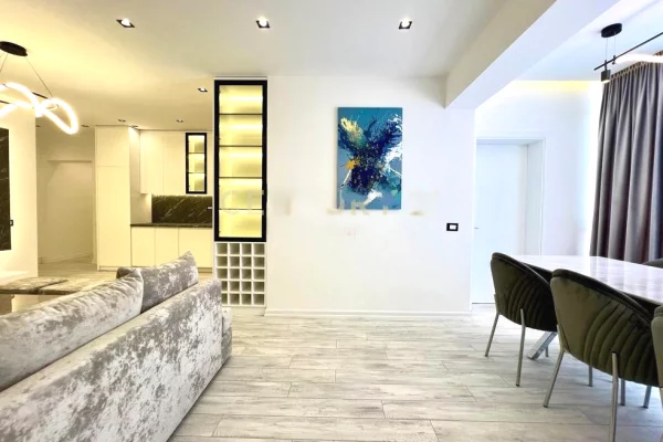 Shtepi me qera 3+1 ne Tirane - 1,300 Euro