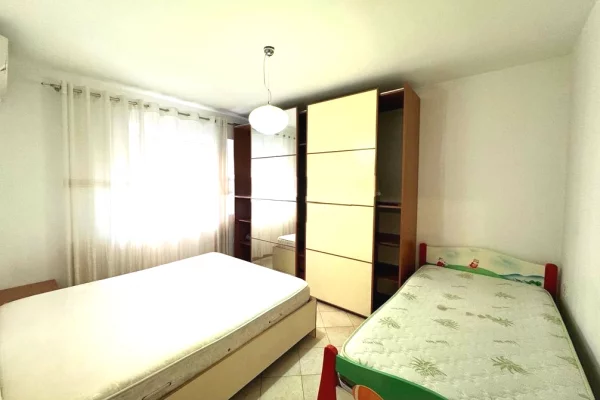 Shtepi me qera 3+1 ne Tirane - 650 Euro
