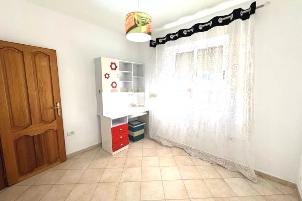 Shtepi me qera 3+1 ne Tirane - 650 Euro