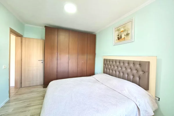 Shtepi ne shitje Apartament ne Tirane, Garsoniere, Mobilimi E mobiluar, Pagesa 85,000  Euro.