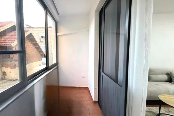 Apartament 2+1 per qera , Xhamia e Tabakeve!