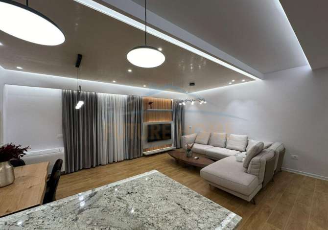 Shtepi me qera 2+1 ne Tirane - 1,300 Euro