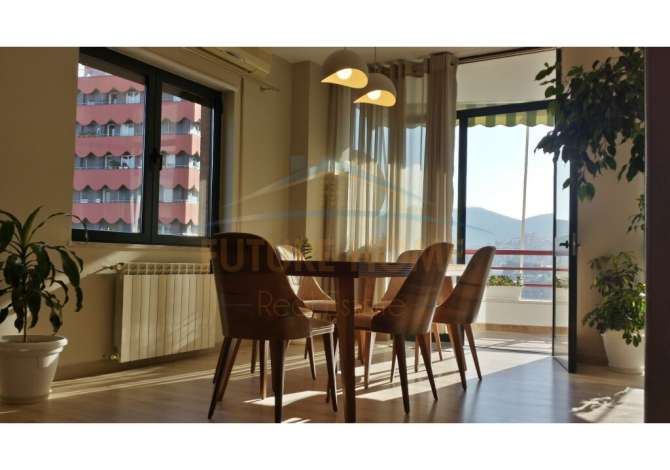 Shtepi me qera 3+1 ne Tirane - 2,300 Euro