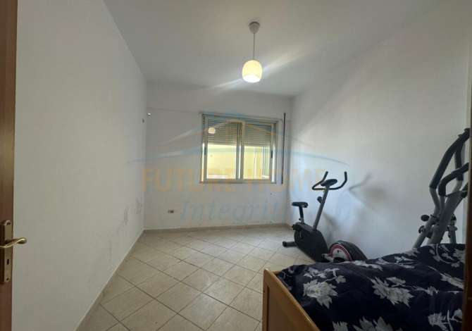 Shtepi ne shitje Apartament ne Tirane, 2+1, Mobilimi Bosh, pa mobiluar, Pagesa 165,000  Euro.