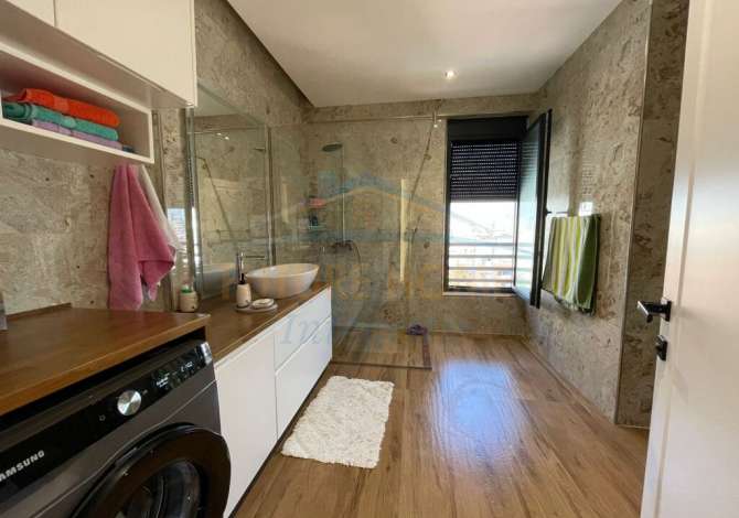 Shtepi ne shitje 2+1 ne Tirane - 300,000 Euro