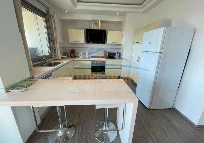 Shtepi me qera Apartament ne Tirane, 3+1, Mobilimi E mobiluar, Pagesa 2,000  Euro.