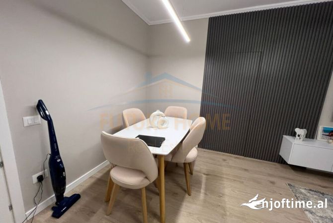 Shtepi ne shitje Apartament ne Tirane, 2+1, Mobilimi E mobiluar, Pagesa 215,000  Euro.