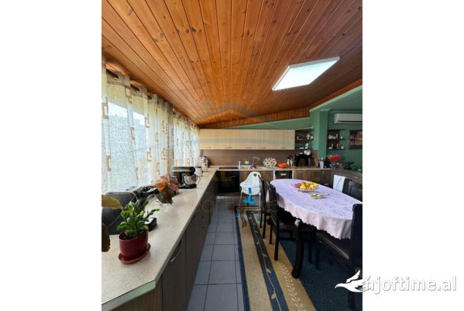Shtepi ne shitje 3+1 ne Tirane - 185,000 Euro