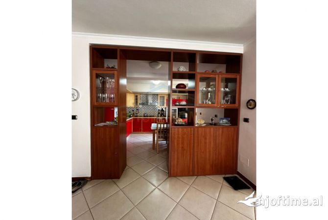 Shtepi ne shitje 3+1 ne Tirane - 330,000 Euro