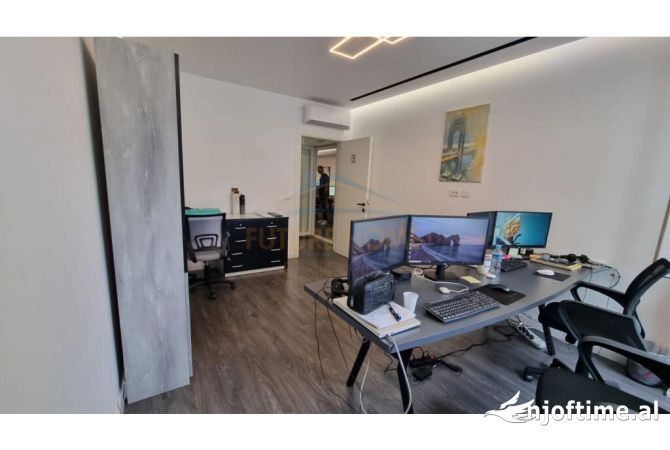 Shtepi me qera 3+1 ne Tirane - 1,900 Euro