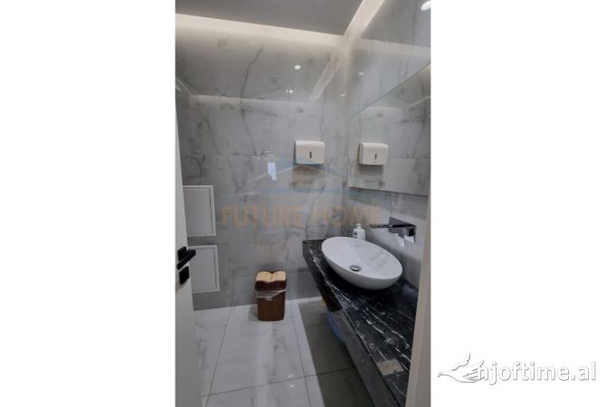 Shtepi me qera Apartament ne Tirane, 3+1, Mobilimi E mobiluar, Pagesa 1,900  Euro.