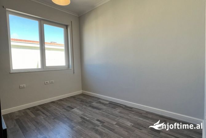 Shtepi ne shitje Apartament ne Tirane, 2+1, Mobilimi E mobiluar, Pagesa 230,000  Euro.