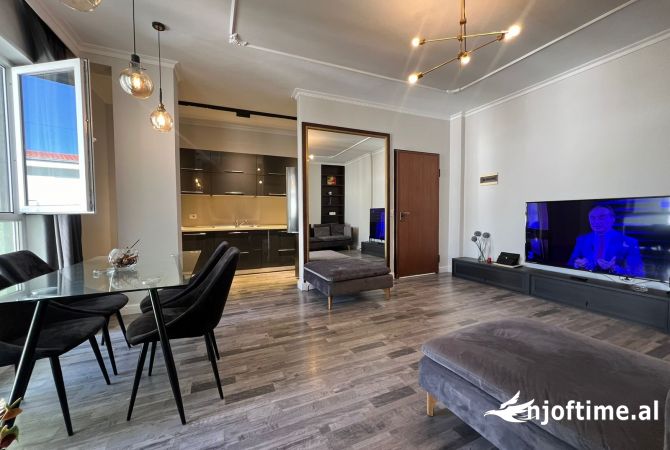Shtepi ne shitje Apartament ne Tirane, 2+1, Mobilimi E mobiluar, Pagesa 230,000  Euro.