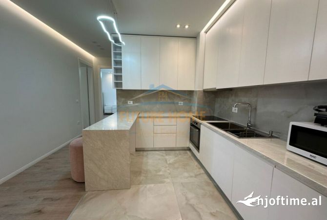 Shtepi me qera 2+1 ne Tirane - 1,400 Euro