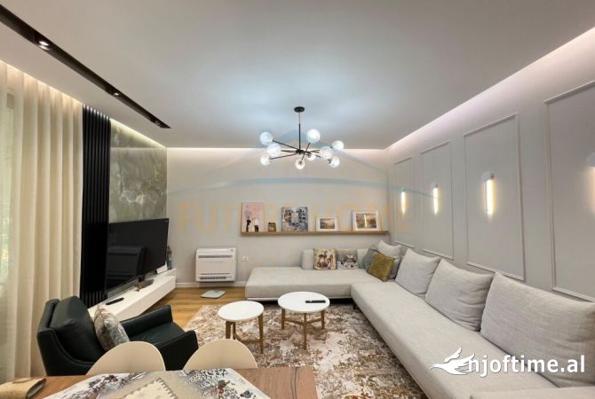 Shtepi ne shitje Apartament ne Durres, 2+1, Mobilimi E mobiluar, Pagesa 320,000  Euro.