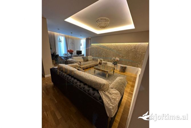 Shtepi ne shitje Apartament ne Tirane, 3+1, Mobilimi E mobiluar, Pagesa 340,000  Euro.