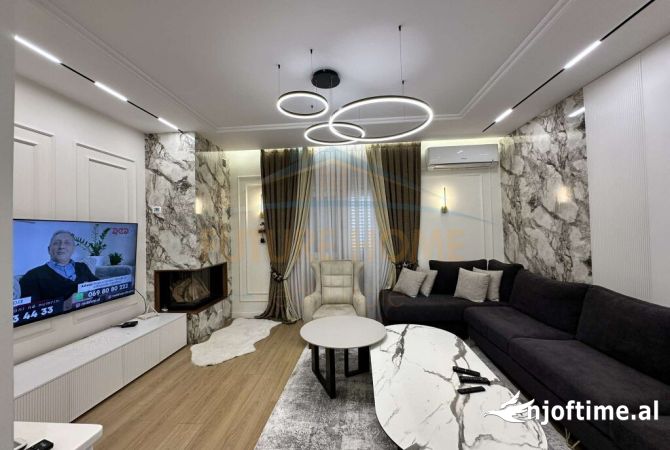 Shtepi ne shitje Vila Luksoze ne Tirane, 5+1, Mobilimi E mobiluar, Pagesa 350,000  Euro.