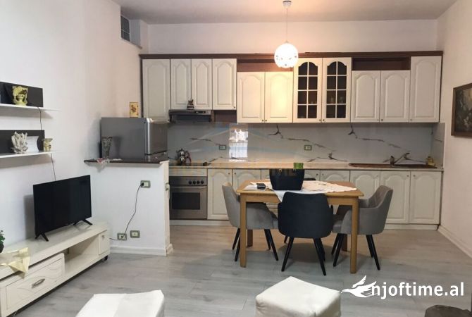 Shtepi me qera 1+1 ne Tirane - 650 Euro
