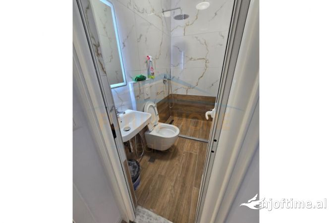 Shtepi ne shitje Apartament ne Tirane, 2+1, Mobilimi E mobiluar, Pagesa 210,000  Euro.