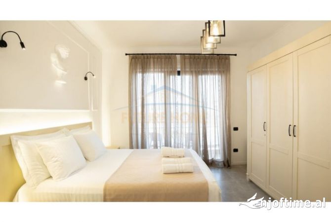 Shtepi me qera Apartament ne Tirane, 1+1, Mobilimi E mobiluar, Pagesa 1,250  Euro.