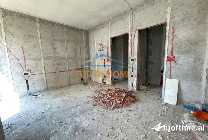 Shtepi ne shitje Apartament ne Tirane, 2+1, Mobilimi Bosh, pa mobiluar, Pagesa 142,500  Euro.