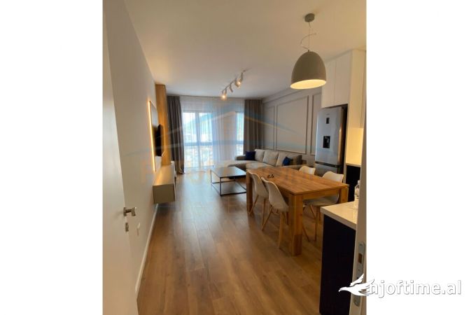 Shtepi ne shitje Apartament ne Tirane, 2+1, Mobilimi E mobiluar, Pagesa 245,000  Euro.