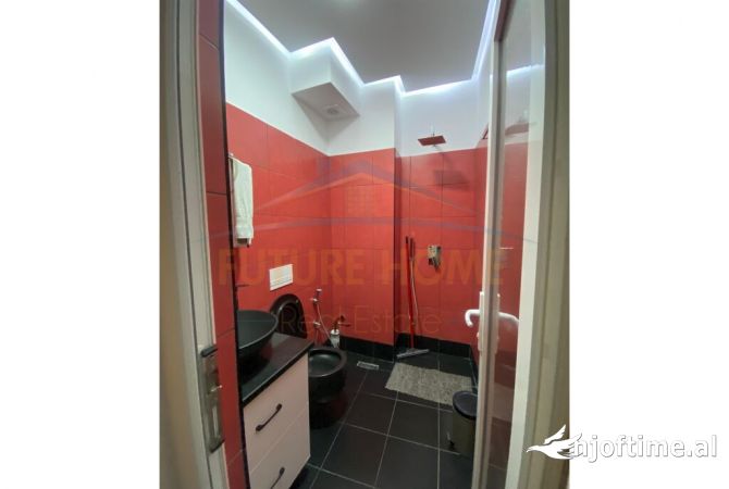 Shtepi me qera Apartament ne Tirane, 2+1, Mobilimi E mobiluar, Pagesa 800  Euro.
