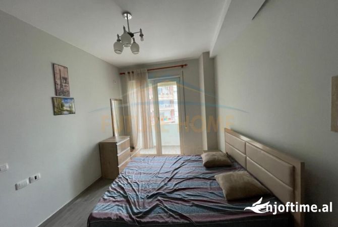 Shtepi ne shitje Apartament ne Tirane, 2+1, Mobilimi E mobiluar, Pagesa 185,000  Euro.
