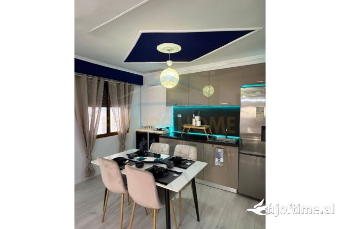 Shtepi me qera Apartament ne Tirane, 1+1, Mobilimi E mobiluar, Pagesa 700  Euro.