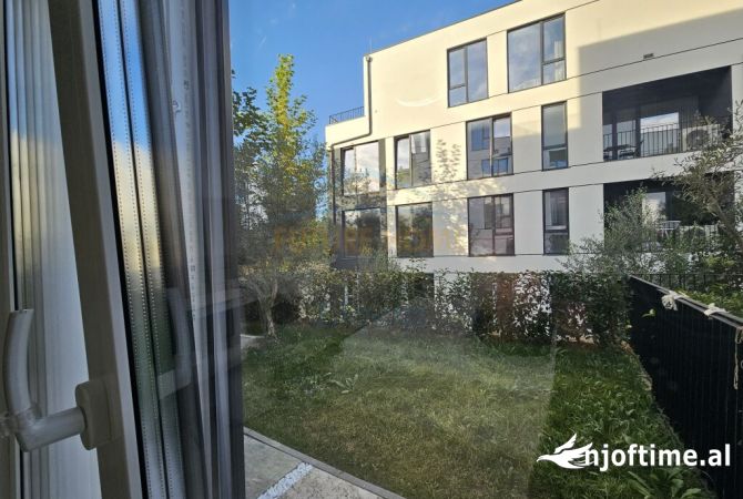 Shtepi me qera 2+1 ne Tirane - 1,800 Euro