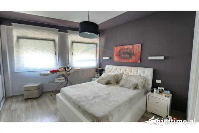 Shtepi me qera 3+1 ne Tirane - 1,800 Euro