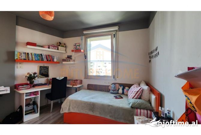 Shtepi me qera 3+1 ne Tirane - 1,800 Euro