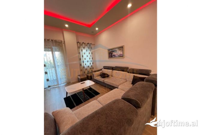 Shtepi me qera 2+1 ne Tirane - 700 Euro