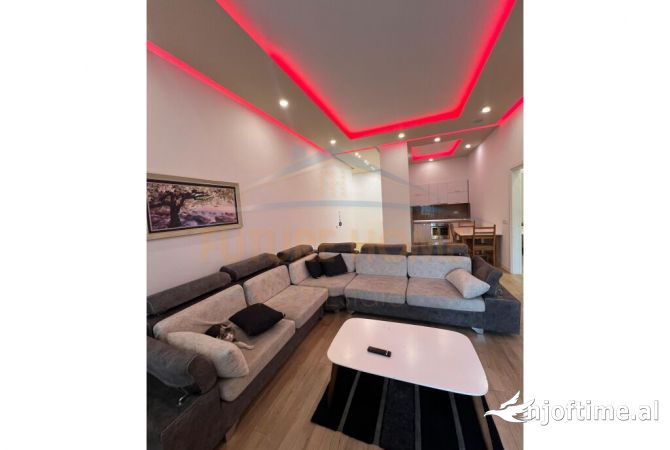 Shtepi me qera 2+1 ne Tirane - 700 Euro